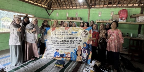 Kembangkan Pariwisata Halal, Unesa Gelar Sosialisasi Sertifikasi Halal di Ngadipuro, Blitar