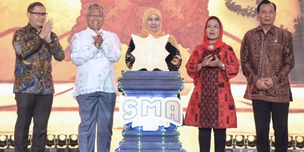 174.858 Peserta Ikuti SMA Award Pecahkan Dua Rekor MURI, Khofifah: Komitmen Jatim Siapkan Generasi Emas 2045