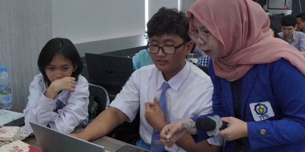 ITS Lahirkan 1.000 Duta AI, Siapkan Generasi Muda Melek Teknologi