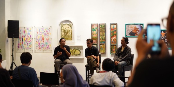 ARTOTEL TS Suites Surabaya Hadirkan Keragaman Seni Kontemporer Lewat Pameran “MADYA – The Unfixed Center”