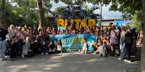 PLN UP3 Kediri dan YBM PLN Ajak Anak Yatim dan Dhuafa Liburan Bersama di Blitar Park