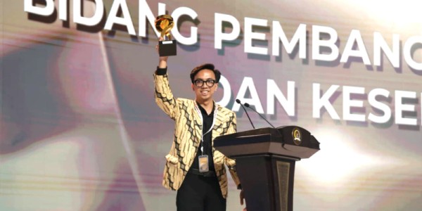 Pemuda Invovarif Aqsa Aufa Syauqi  Raih DPD Award 2025