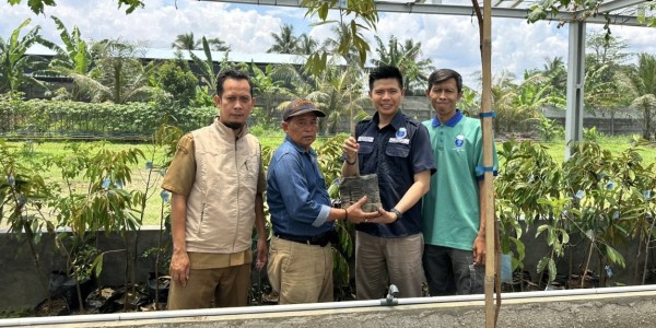 M Rizky Tanam 3.500 Bibit Durian di Bogor Barat, Dorong Ketahanan Pangan dan Ekonomi Hijau
