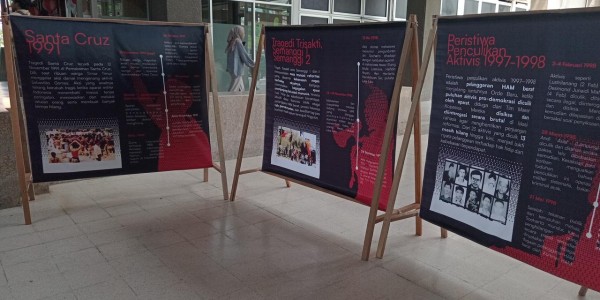 “Merajut Ingatan yang Hilang”: Pameran HAM ITS Bangkitkan Kesadaran Kemanusiaan Mahasiswa