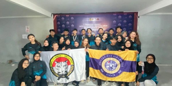 Delegasi UNAIR Sabet 27 Medali di Sebelas Maret Open II International Karate Championship