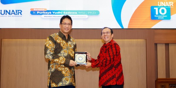Menkeu Purbaya Uraikan Stabilitas Ekonomi dalam Studium Generale Dies Natalis ke-71 UNAIR