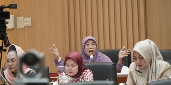 DPR: Dialog Bipartit Langkah Tepat, PHK Harus Jadi Opsi Terakhir