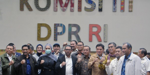 Komisi III Dan Pemerintah Setujui Naskah RUU KUHAP Dibawa Ke Paripurna DPR