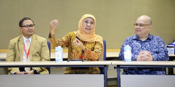 Gubernur Khofifah Tugaskan Disdik Jatim Terapkan Model Pendidikan NIE & ITE West College Singapura