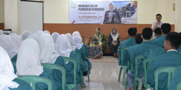 Siti Qomariyah Ingatkan Pelajar Tarumajaya agar Menjaga Perilaku