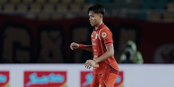 Kontra Persik, Figo Dennis Nikmati Debut Bersama Persija di Super League