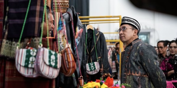 Fadli Zon Apresiasi Pameran Kriya Jemari, Tekankan Pentingnya Inovasi dalam Pemajuan Kebudayaan  