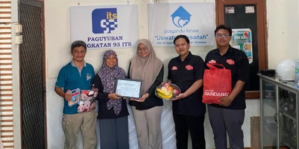 DEMA FH UINSA Mengajar di Sekolah Rakyat Kejawan