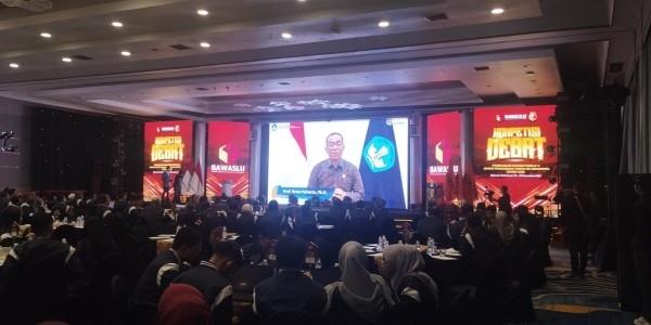 Apresiasi Kegiatan Kompetisi Debat Bawaslu, Mendiktisaintek: Kesempatan Mahasiswa untuk Melatih Kritis dan Argumentasi