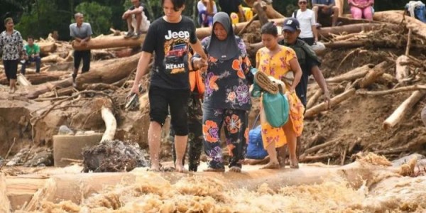 Desakan Bencana Nasional Mencuat, Pengamat: Isu Banjir Masuk dalam Pertarungan Narasi!