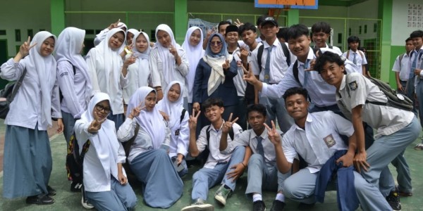 Sasar Pemilih Pemula, Siqom Tekankan Pentingnya Literasi Demokrasi Sejak Usia Sekolah