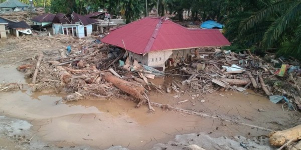 Pelaku Usaha Perusak Hutan Ogah Bantu Korban Bencana,  Legialator Minta Pemerintah Harus Cabut Izin Usahanya