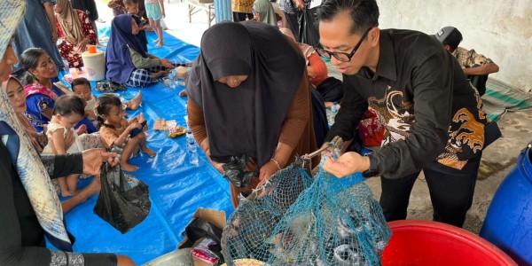 Dosen Undika Terapkan Teknologi Budikdamber Berbasis IoT bagi Ibu-Ibu PKK di Desa Gunungan