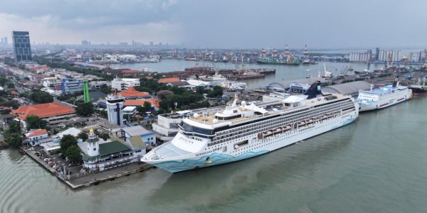 MV Norwegian Spirit Sandar Perdana di Tanjung Perak, Awali Ramainya Kapal Pesiar Akhir 2025