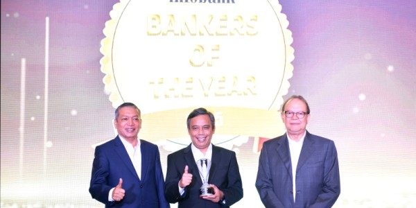 Ditektur Utama BTN Raih Bankers Of The Year
