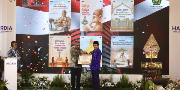Kemenag Raih Dua Penghargaan dari KPK di Hari Antikorupsi Sedunia 2025