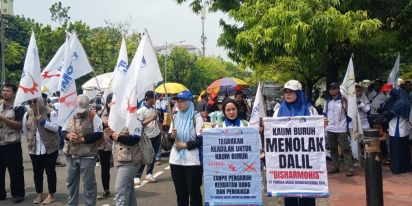 Geruduk Mahkamah Agung, Buruh Minta Pengurus Serikat PT YMMA Dipekerjakan Kembali