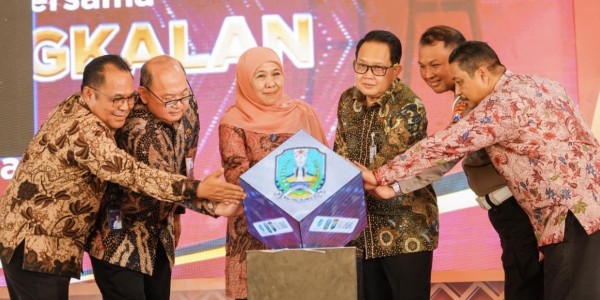 Gubernur Khofifah Resmikan Gedung Bersama Samsat Bangkalan, Optimis jadi Penguat Layanan Publik