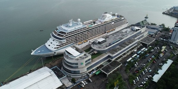 Kapal Pesiar MV Seven Seas Explorer Kembali Kunjungi Tanjung Perak