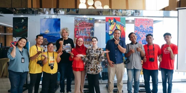 Ketua TP PKK Jatim Apresiasi Pameran Lukisan dan Foto Karya Anak Disabilitas