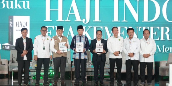 Pamitan, Ditjen PHU Persembahkan Buku Memori Kolektif 75 Tahun Kemenag Kelola Haji