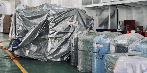Lanjutkan Misi Kemanusiaan ASDP, KMP Jatra I Angkut 44 Ton Bantuan untuk Sumatera