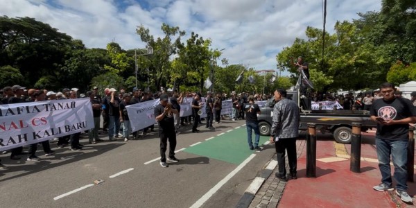 Massa Forum Anak Bangsa Bersatu Datangi MA, Minta Perkara Inkrah Dieksekusi