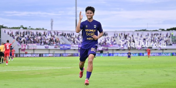 Hokky Caraka Bikin Gol Salto, Persita Bungkam Persik 3-0 