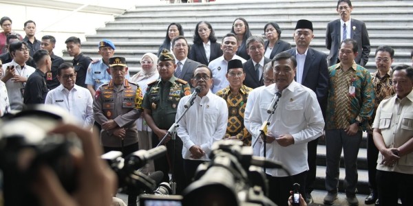 Di Gereja Katedral, Pratikno: Indonesia Berdiri Bersama yang Terluka