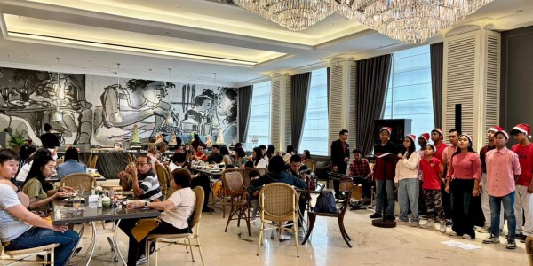 Java Paragon Hotel Surabaya Rayakan Natal Bersama Choir Yayasan Pondok Hayat