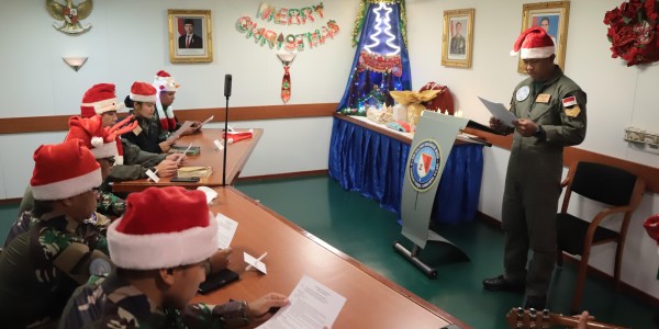Jauh dari Tanah Air, Prajurit Satgas MTF TNI Konga XXVIII-P Rayakan Natal dengan Semangat Kebersamaan