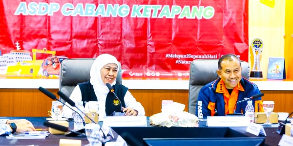 Gubernur Khofifah dan Kabasarnas Syafii Tinjau Kesiapan Angkutan Nataru di ASDP Ketapang