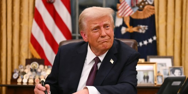 Trump Gertak Iran: Siap Dukung Serangan Israel ke Iran