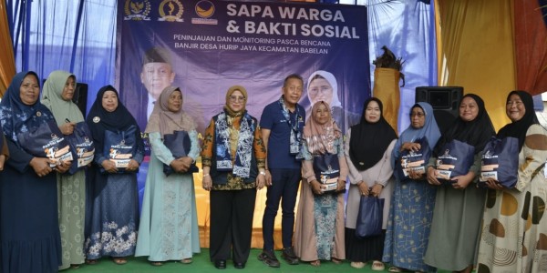 Siqom dan Saan Mustopa Salurkan Bantuan untuk Warga Terdampak Rob di Babelan