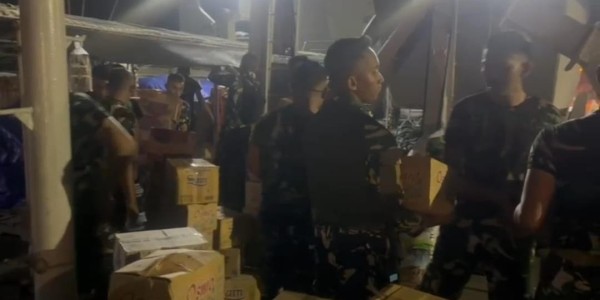 KRI Teluk Banten-516 Laksanakan Debarkasi Prajurit Yonzipur 10/JP dan Logistik Bantuan di Belawan