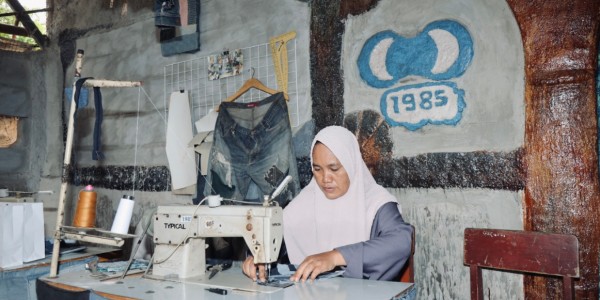 Melayani dengan Hati, ESG PNM Tumbuh Bersama Ibu-Ibu Pelaku Usaha Lokal