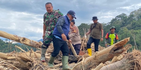 Kisah Muslim Ayub, 30 Hari Menyusuri Dampak Bencana Aceh