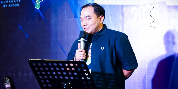 “Retro Night” ala The Alana Surabaya, Sambut Tahun Baru dengan Nuansa Ikonik Era 80-an