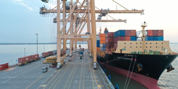 Terminal Petikemas Surabaya Catat Pertumbuhan Arus Peti Kemas 4,03 Persen pada Desember 2025