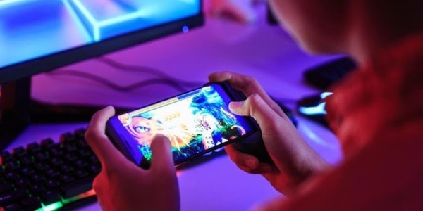 Tangkal Konten Kekerasan, DPR Dorong Pengembangan Game Online Patuhi Hukum Digital