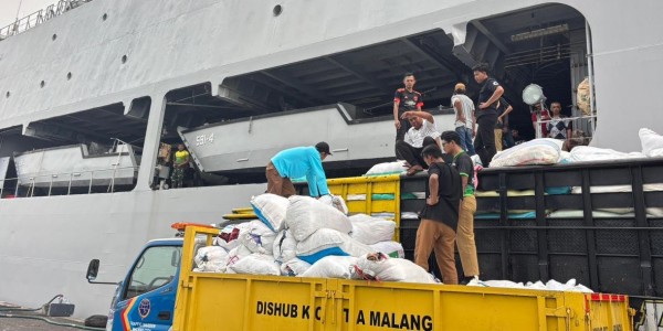 Misi Kemanusiaan KRI Surabaya-591