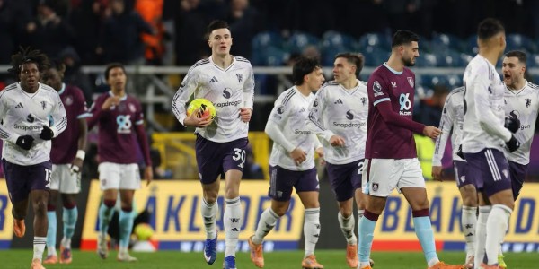 MU Gagal Menang di Laga Perdana Usai Pemecatan Amorim