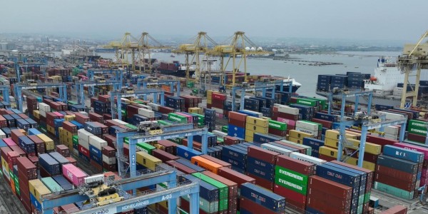 Didorong Permintaan Barang, Arus Peti Kemas Pelindo Naik Signifikan di 2025
