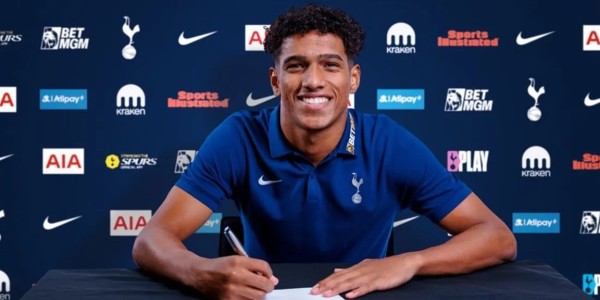 Tottenham Resmi Datangkan Bek Muda Brasil Souza dari Santos