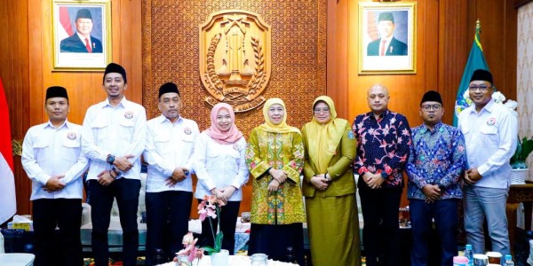 Pastikan Tayangan Piala Dunia 2026 Merata, Khofifah Ajak KPID Jatim Kolaborasi dengan Pemda